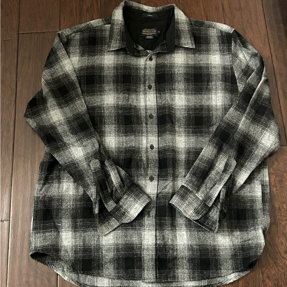 Pendleton Lodge Mens XL Flannel Black White Plaid Long Sleeve Shirt